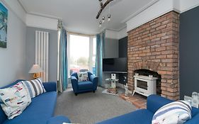 6 Afallon, Beachside Holiday House