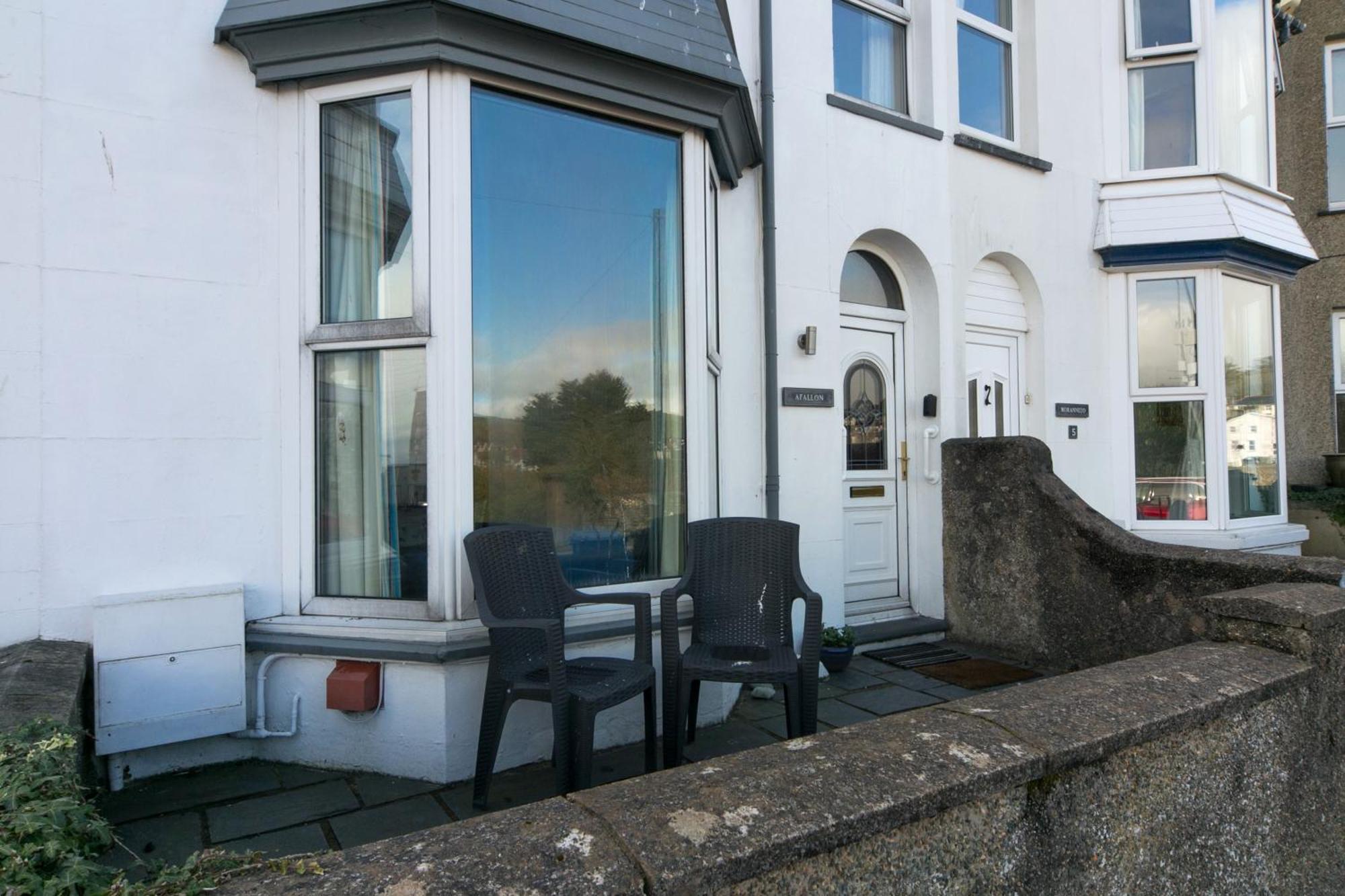 6 Afallon, Beachside Holiday House Criccieth Exterior photo