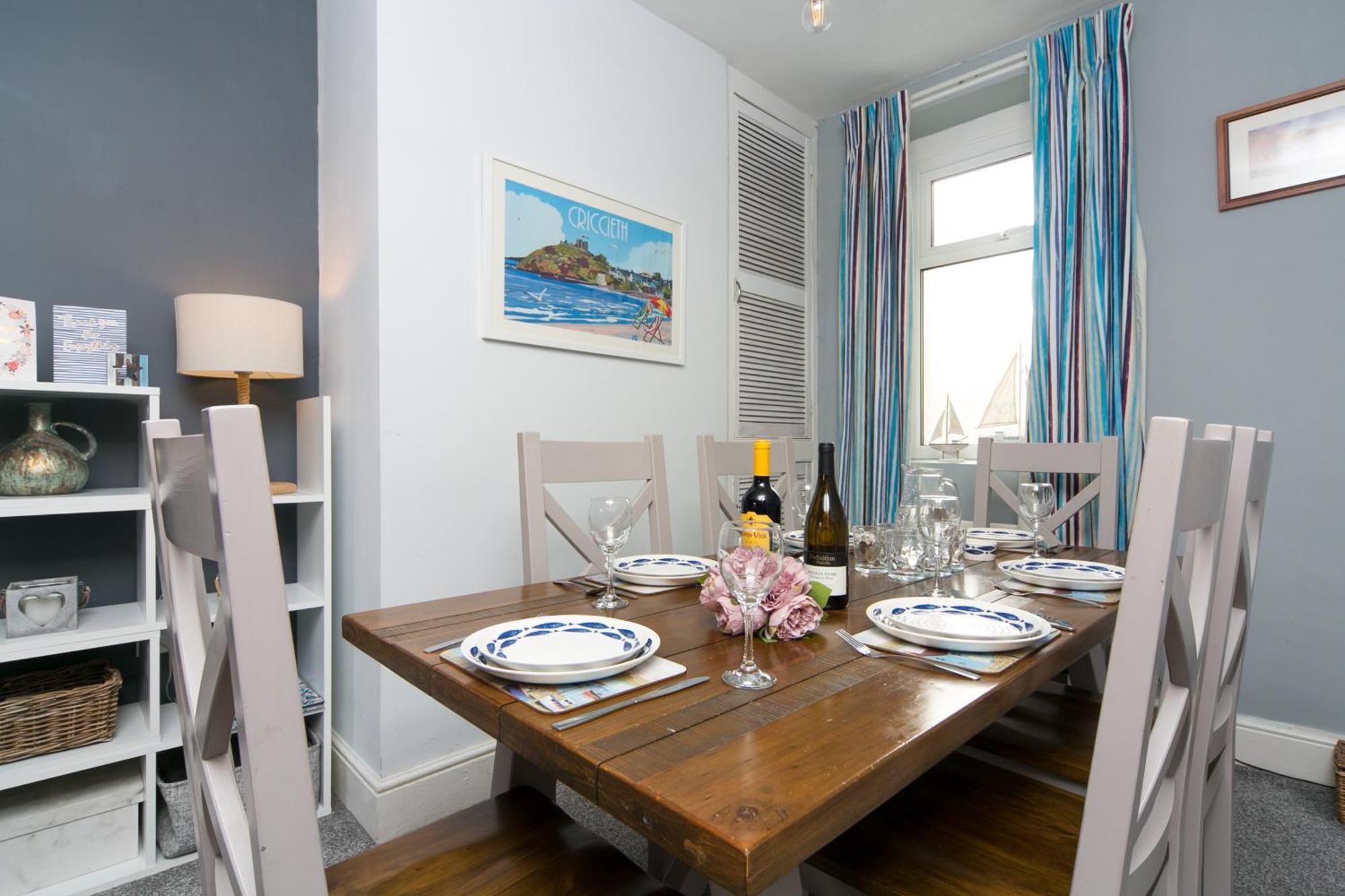 6 Afallon, Beachside Holiday House Criccieth Exterior photo
