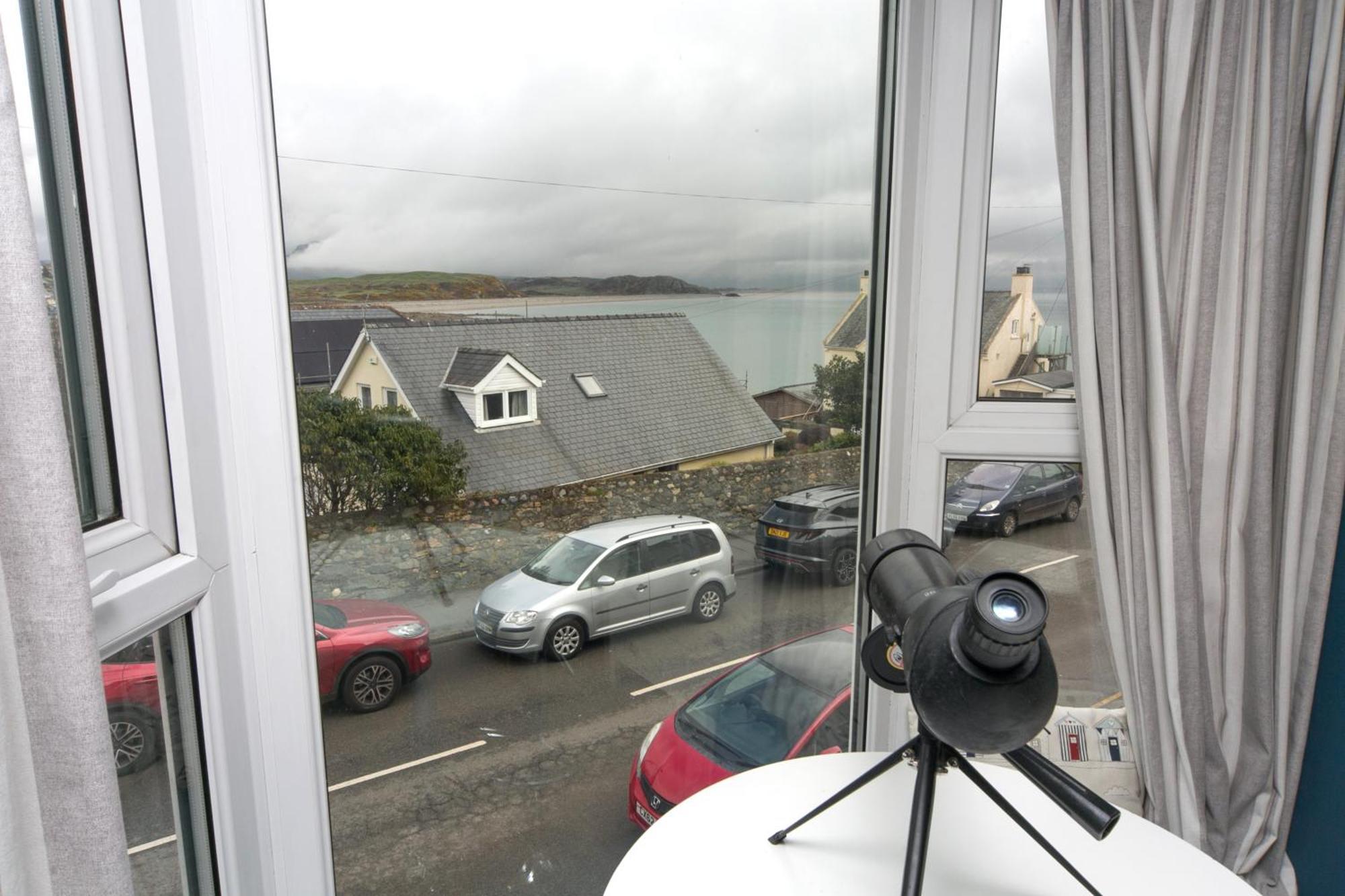 6 Afallon, Beachside Holiday House Criccieth Exterior photo