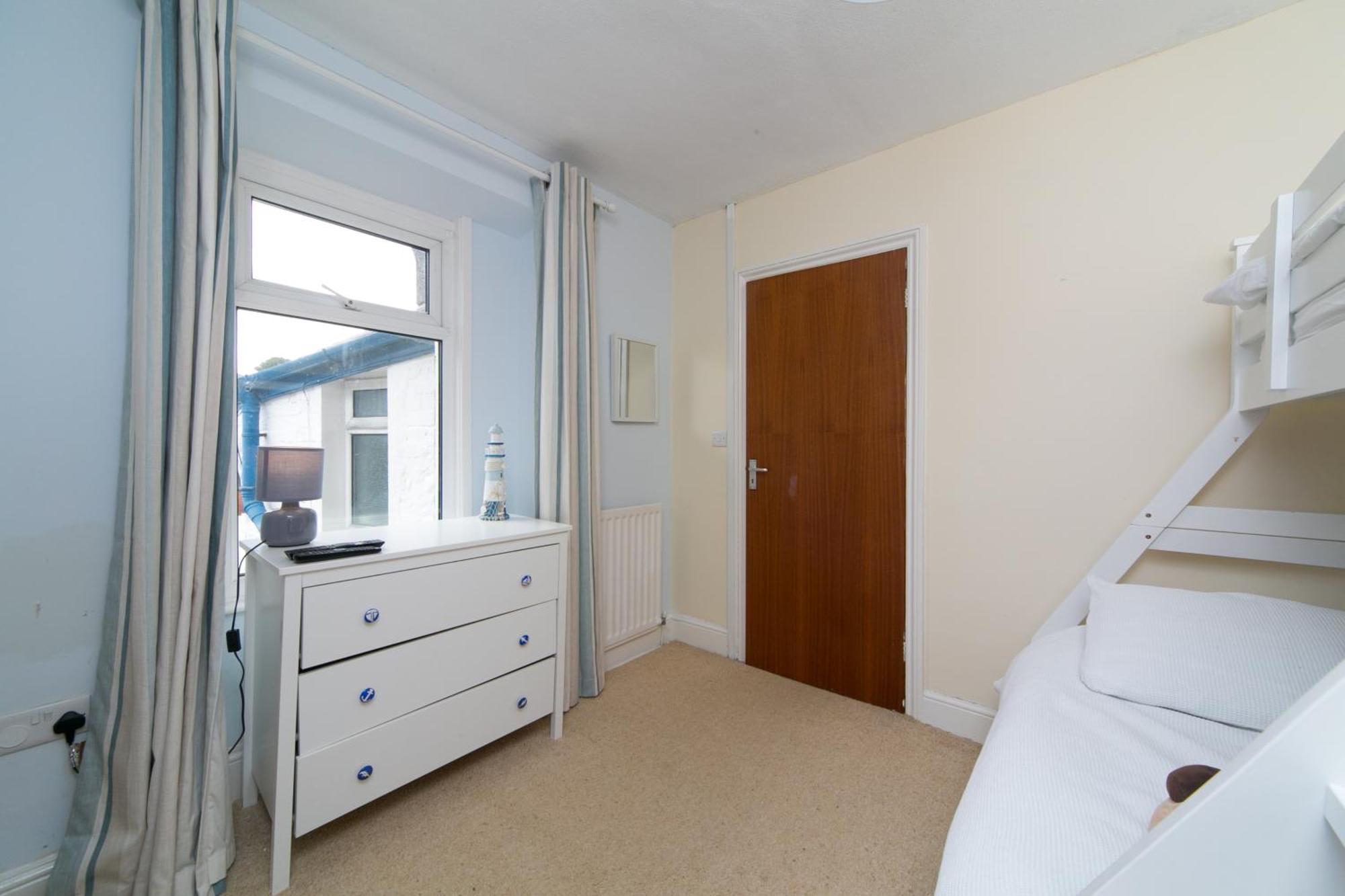6 Afallon, Beachside Holiday House Criccieth Exterior photo