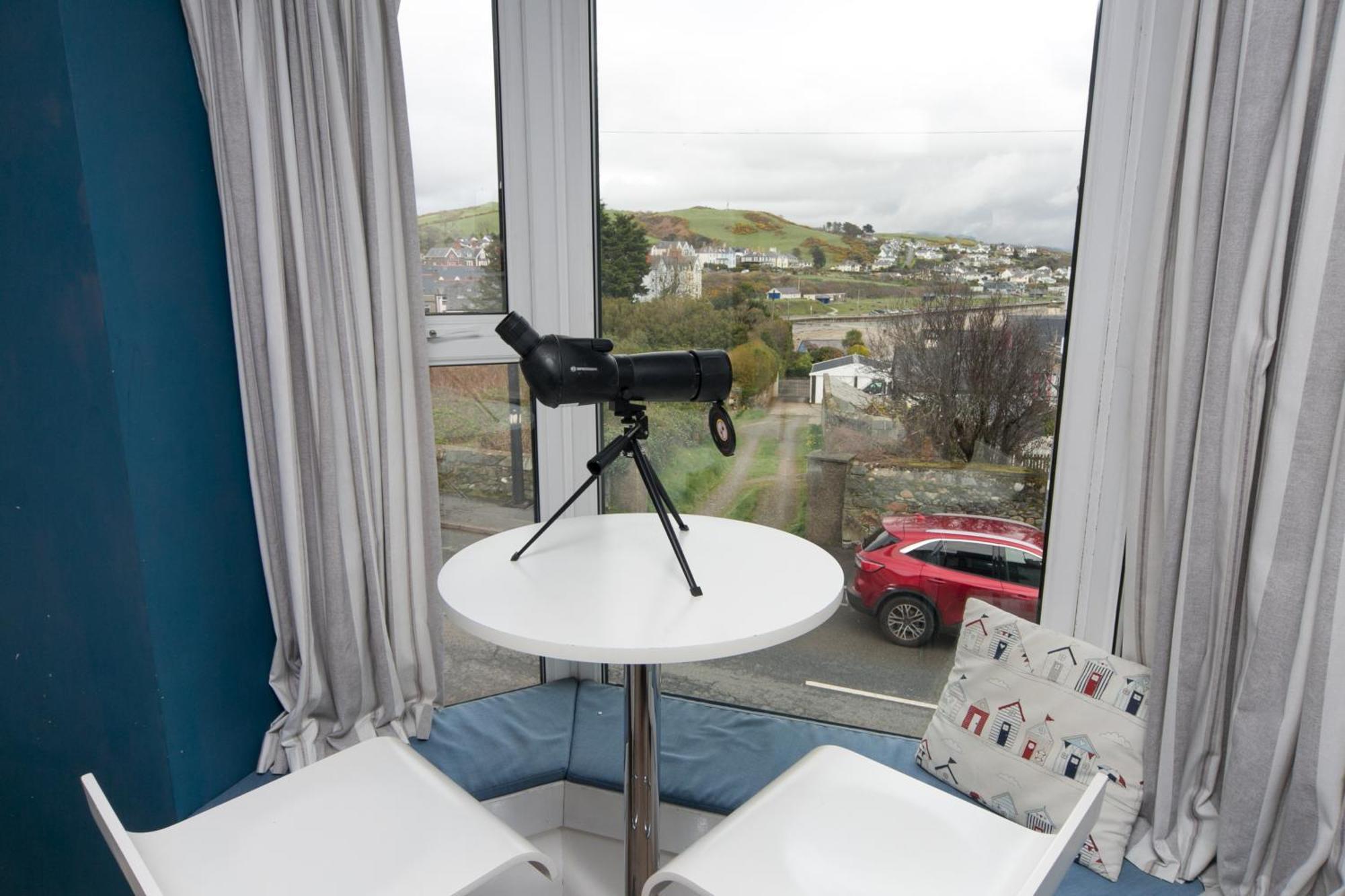 6 Afallon, Beachside Holiday House Criccieth Exterior photo