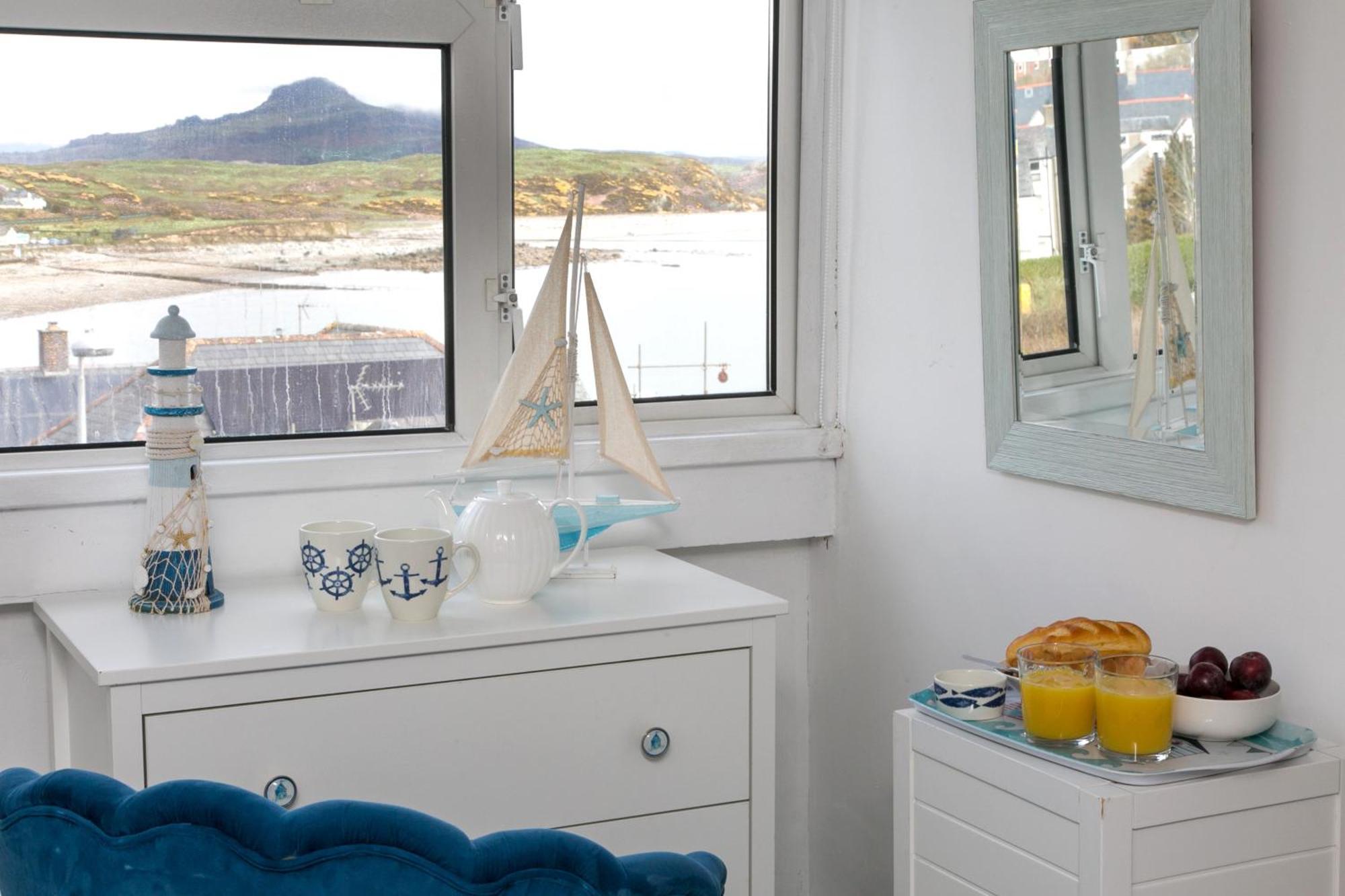 6 Afallon, Beachside Holiday House Criccieth Exterior photo