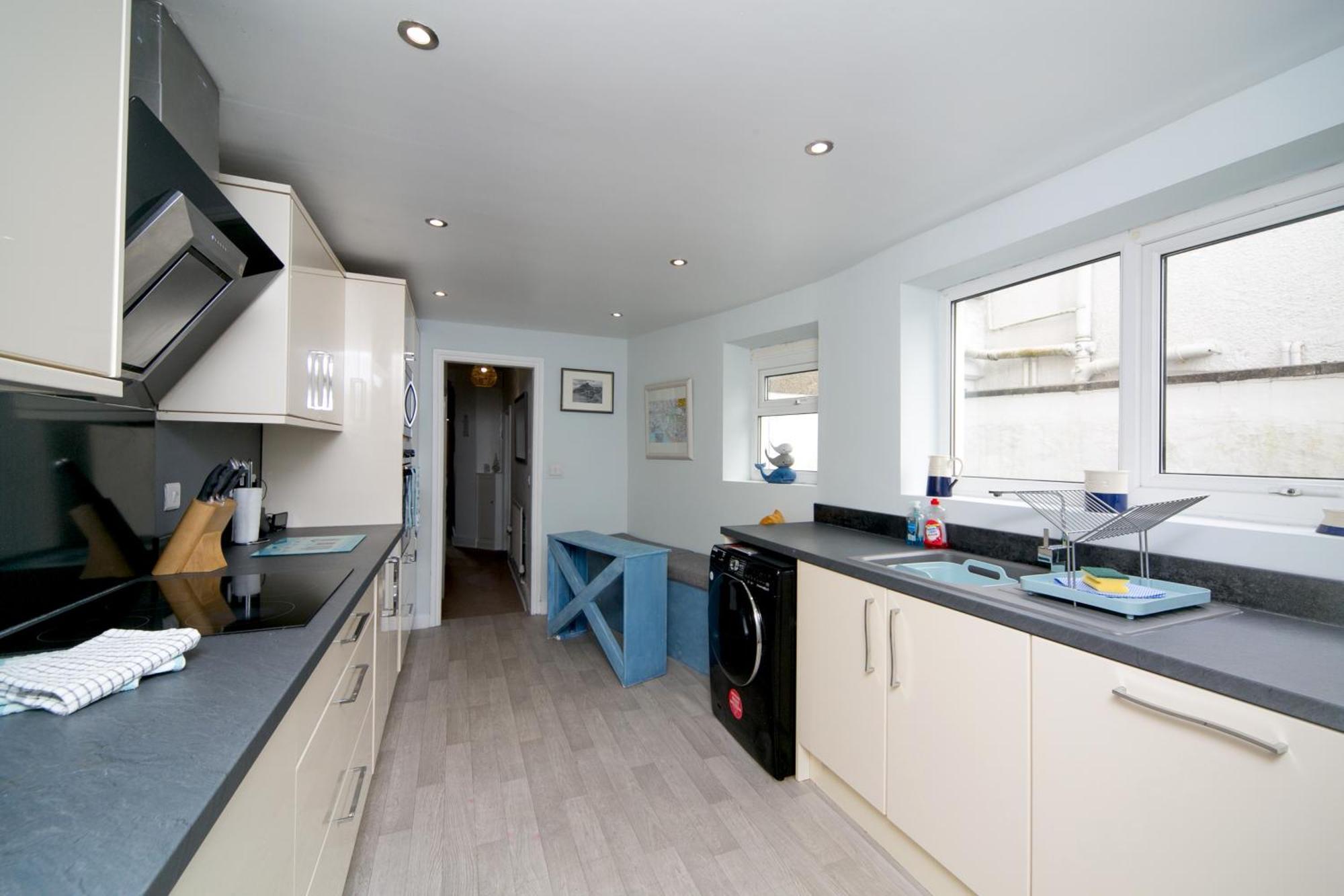 6 Afallon, Beachside Holiday House Criccieth Exterior photo
