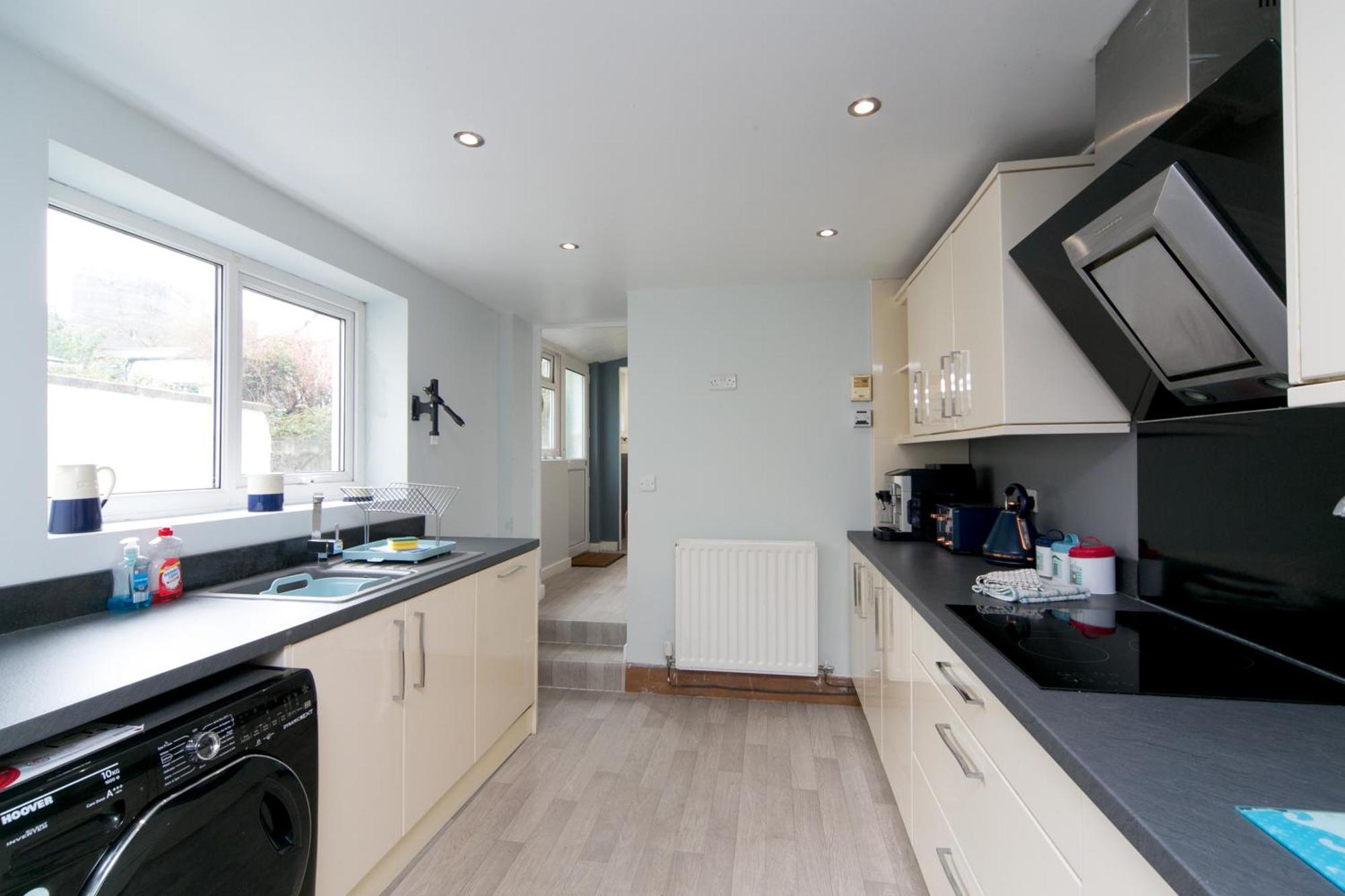 6 Afallon, Beachside Holiday House Criccieth Exterior photo