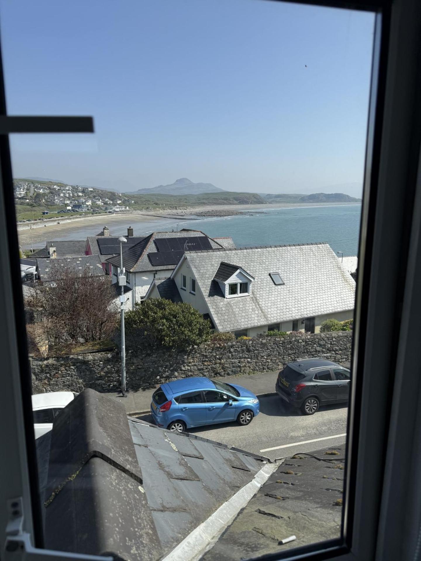 6 Afallon, Beachside Holiday House Criccieth Exterior photo
